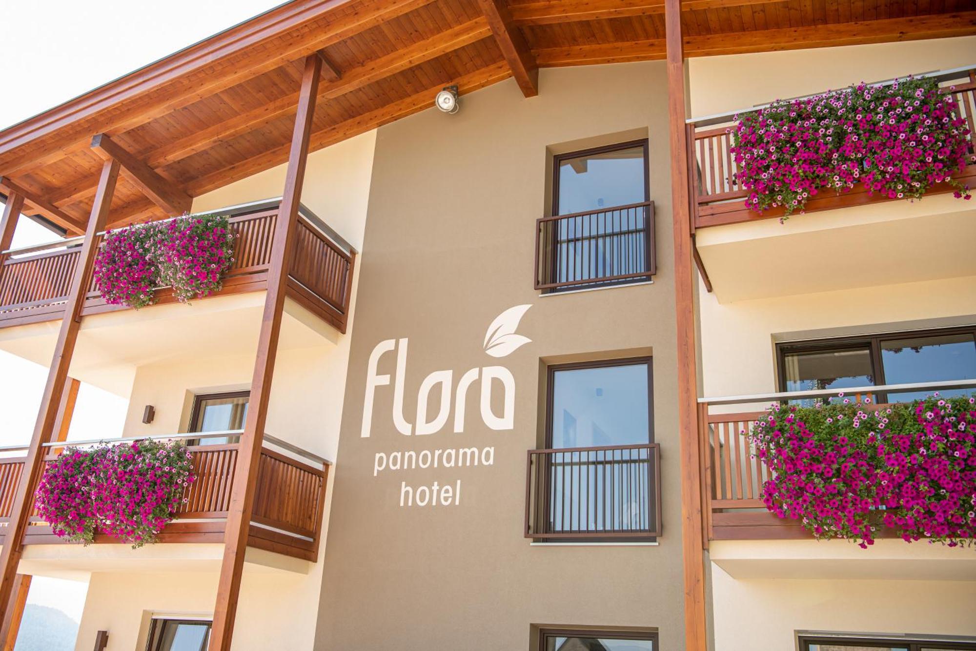 Panorama Hotel Flora 빌란드로 외부 사진